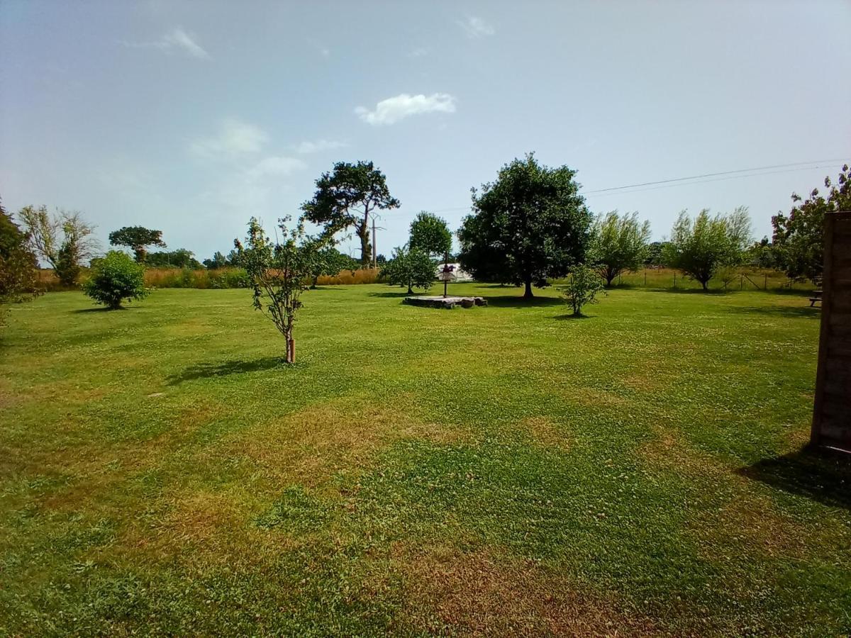 La Ferme D' Emerentine Bacilly 外观 照片